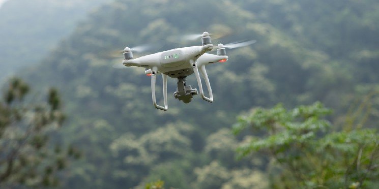 Rescue Drones Deployed Amid Texas, North Carolina Floods&mdash;But Hobbyists Are Grounded