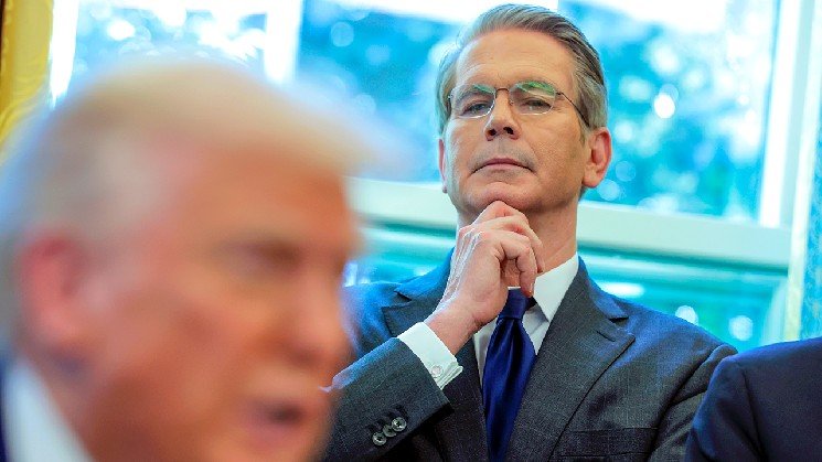 Details of Secret Meetings Between US President Trump and Treasury Secretary Bessent Revealed: Will They Fire Powell?