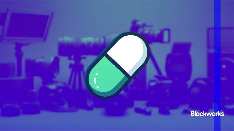 What makes Pump livestreaming different from Twitch or OnlyFans?