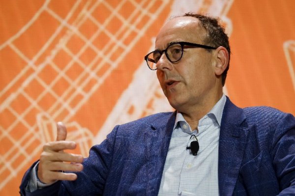 Van Eck CEO Managing Billions of Dollars Says, “If This Happens, We’ll Walk Away from Bitcoin,” Names One Altcoin Van Eck CEO Managing Billions of Dollars Says, “If This Happens, We’ll Walk Away from Bitcoin,” Names One Altcoin