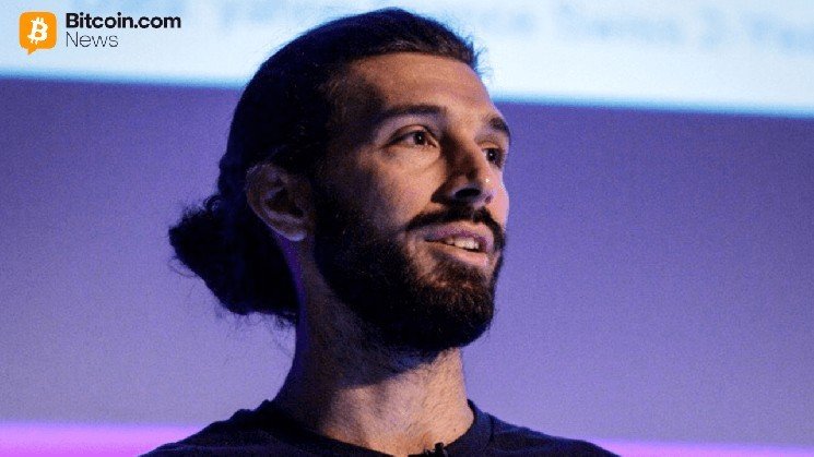 Swissborg CEO: Community Ownership Key to Overtaking ‘Slow-Moving Dinosaurs’ of Finance Swissborg CEO: Community Ownership Key to Overtaking ‘Slow-Moving Dinosaurs’ of Finance