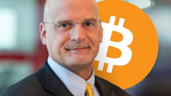 Bloomberg&rsquo;s Legendary Analyst Mike McGlone Reveals the Level He Expects Bitcoin to Reach by 2026