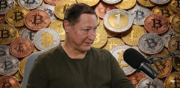 A 30-Year Veteran Analyst Claims Bitcoin Could Soon See a Surge A 30-Year Veteran Analyst Claims Bitcoin Could Soon See a Surge