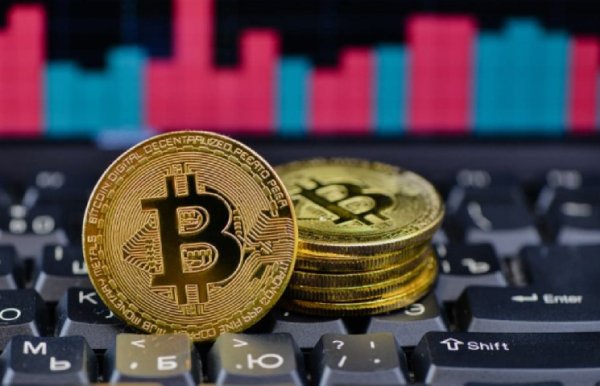 Bitcoin Price Prediction: BTC Keeps Bullish Roadmap Alive
