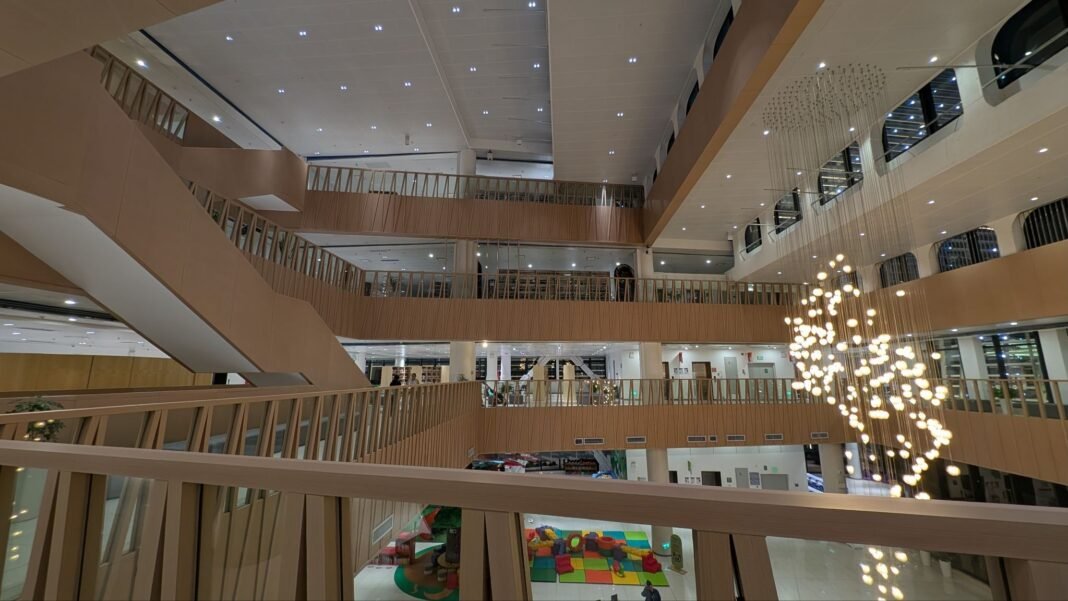 Bukele&rsquo;s Futuristic BINAES Library Blends Books, Bitcoin, and Family Play in Revitalized Capital