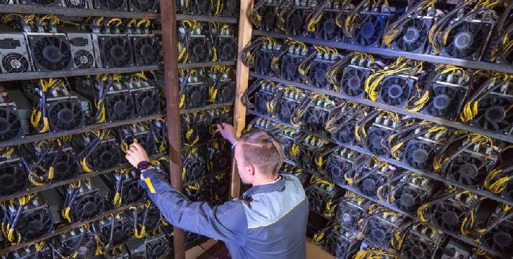 CleanSpark stock slides 9% as quarterly earnings miss estimates on bitcoin holdings loss