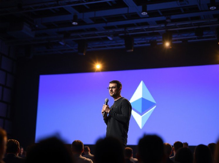 Galaxy CEO Calls Vitalik Buterin a &lsquo;Crypto Hero,&rsquo; Warns Reduced Activity Is Hurting Ethereum