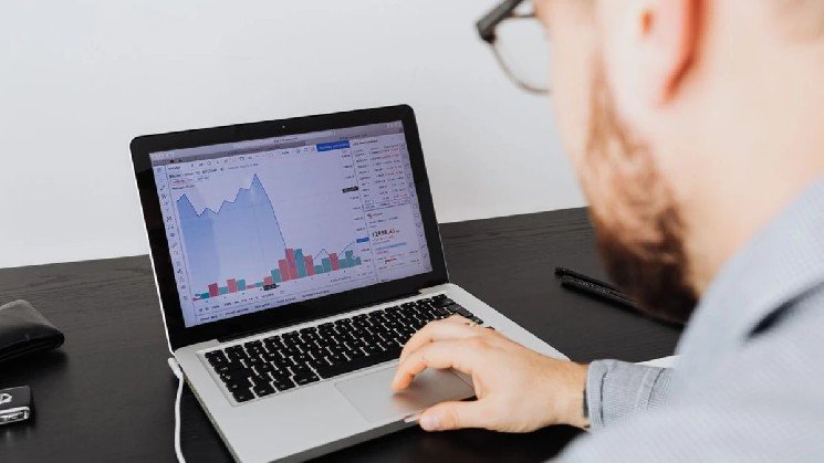 Aave Shares Update on V4 Deposits &mdash; What This Means for DeFi Demand