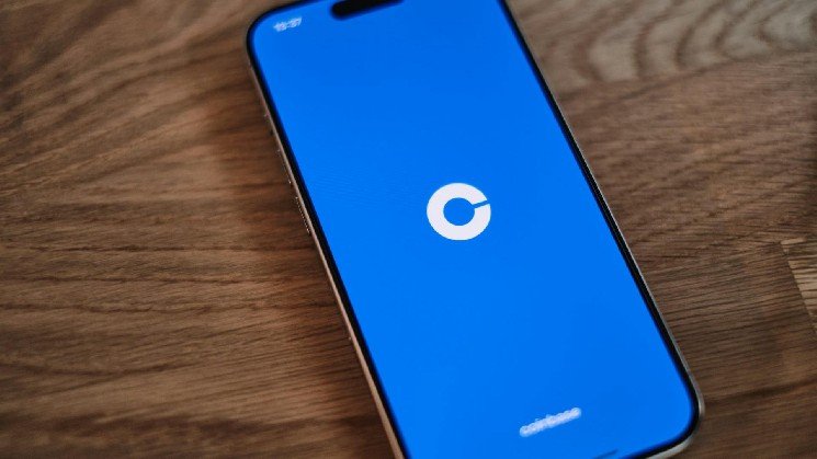 Coinbase sinks 5% after missing second quarter revenue estimates