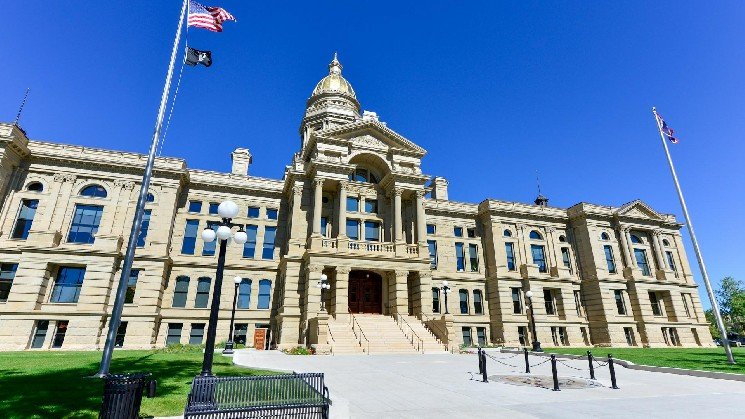 Wyoming joins $15 billion LayerZero exodus with state stablecoin move Wyoming joins $15 billion LayerZero exodus with state stablecoin move