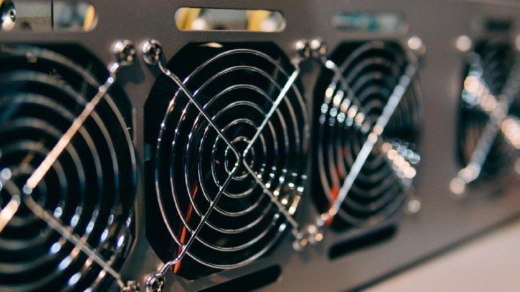 One overlooked group has added $1.78 billion of selling pressure to bitcoin market One overlooked group has added $1.78 billion of selling pressure to bitcoin market