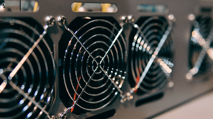 Zcash Hashrate Goes Vertical as $870 ZEC Price Wakes ASIC Giants Zcash Hashrate Goes Vertical as $870 ZEC Price Wakes ASIC Giants