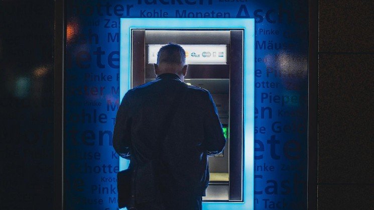 Stablecoin wallets challenge traditional bank accounts as main consumer money hub Stablecoin wallets challenge traditional bank accounts as main consumer money hub